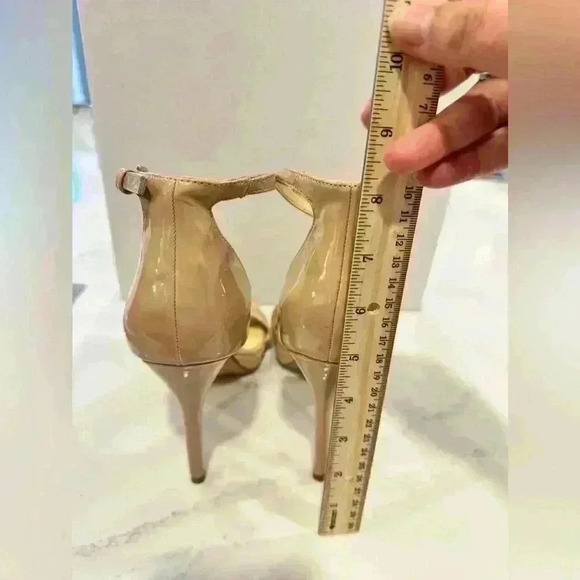 Jordyn BEIGE Patent Leather Platform Sandal | Michael Kors (Size 8.5) - Picture 4 of 9